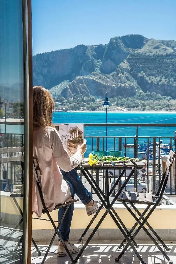 Casetta Vista Mare In Piazza A Mondello Palermo 0*,
