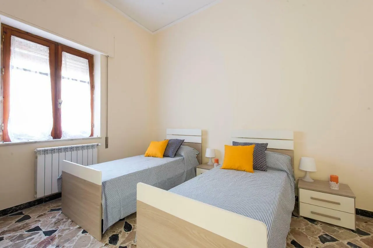 Casetta Vista Mare In Piazza A Mondello Palermo İtalya