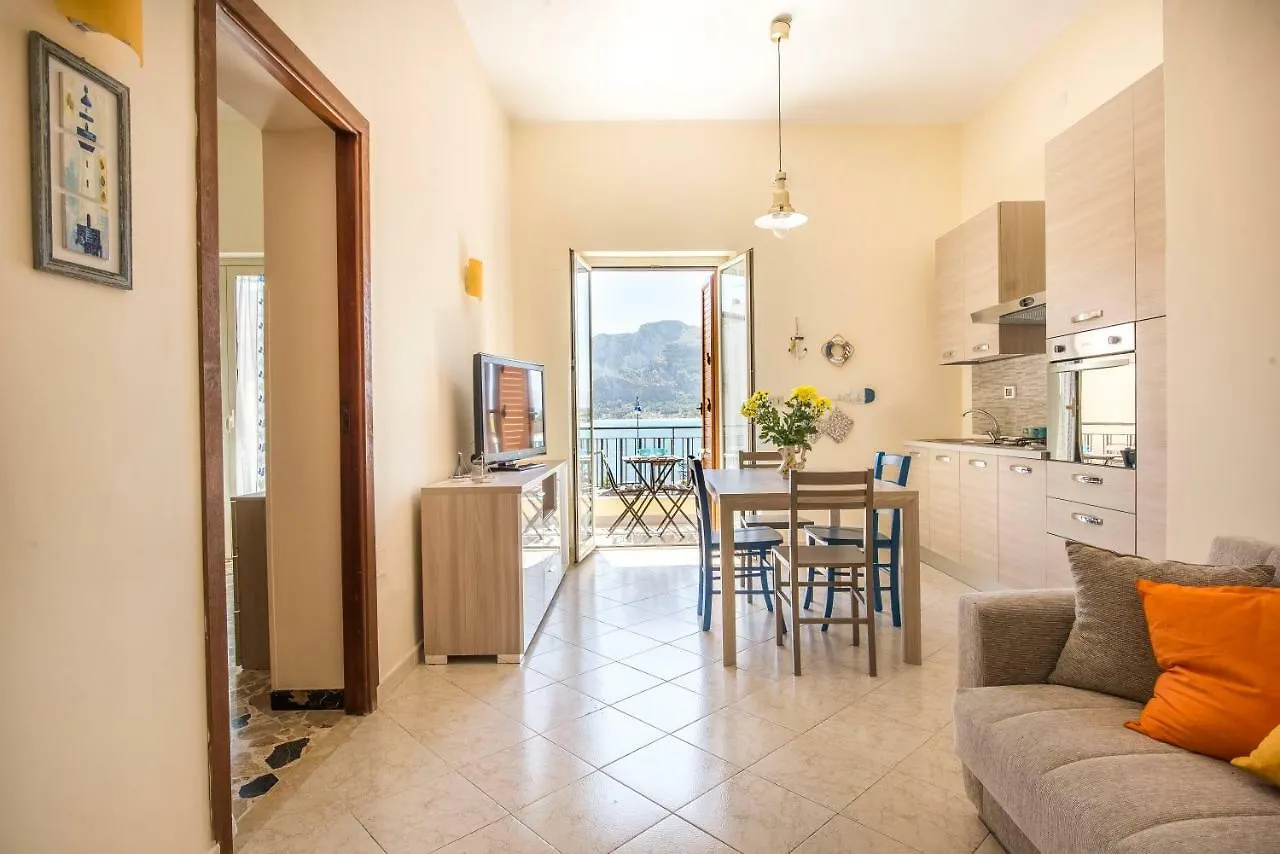 Casetta Vista Mare In Piazza A Mondello Palermo Daire