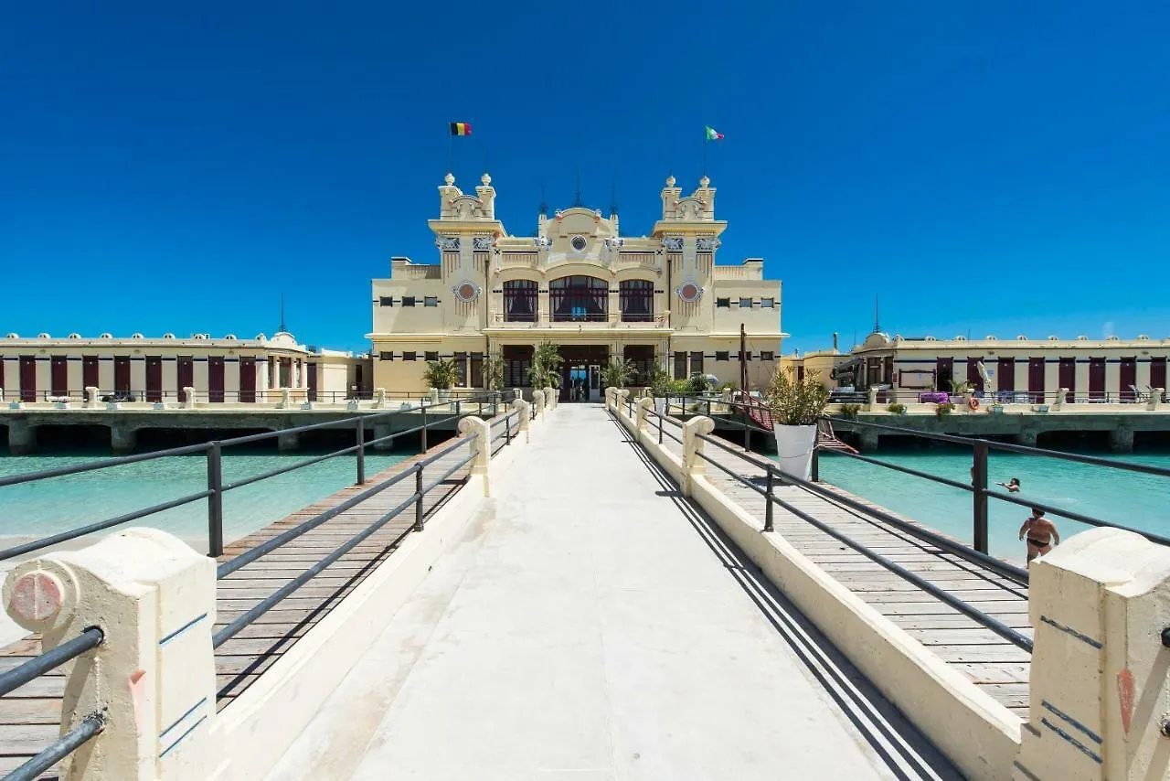 Casetta Vista Mare In Piazza A Mondello Palermo İtalya